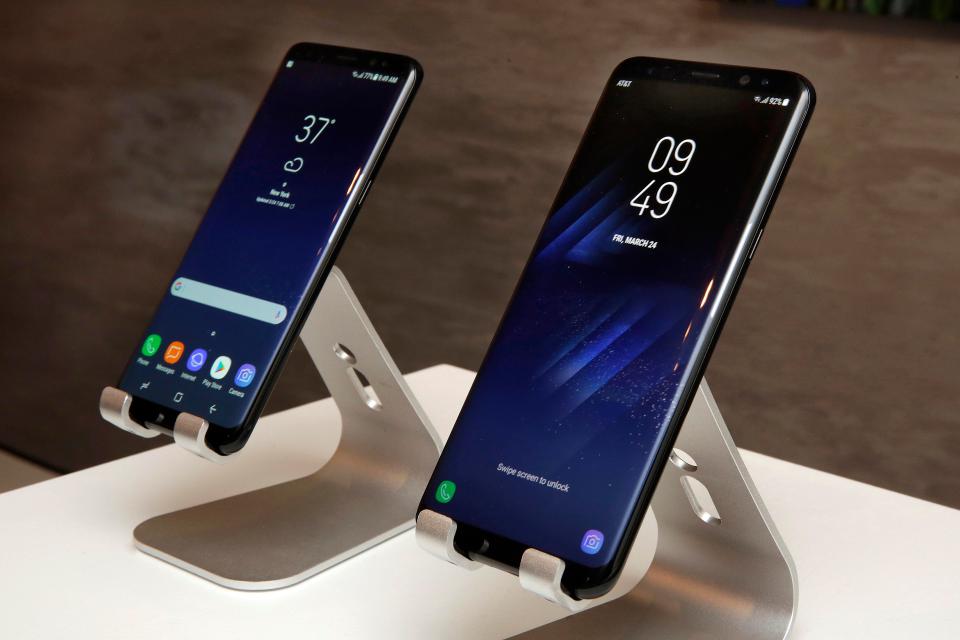 Samsung unveils the Galaxy S9 and S9+ units at MWC, and they are stunning