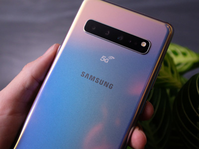 Samsung S10 Camera Incorporates QR Scanner