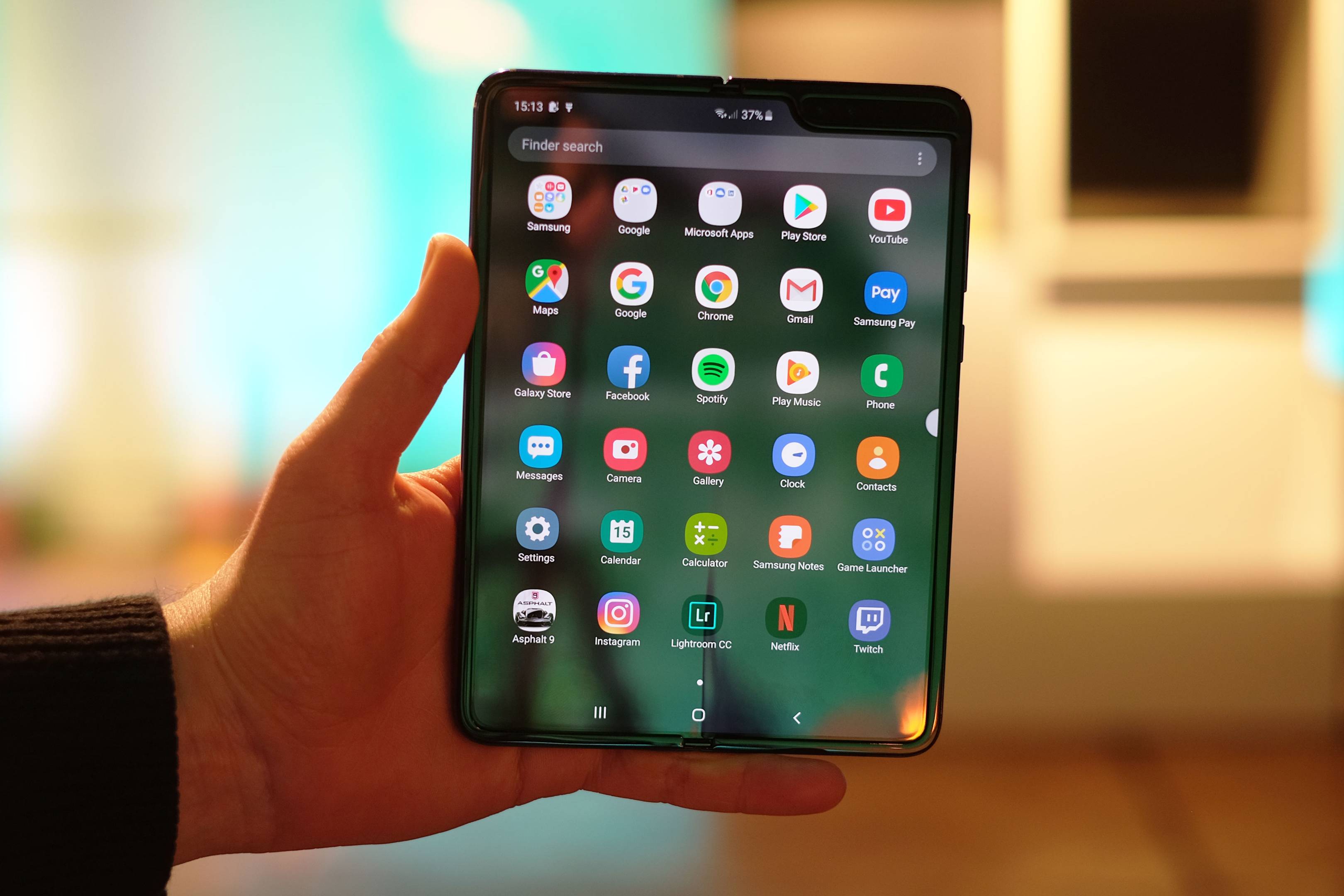 Galaxy Fold gets first official update, improves cameras drastically