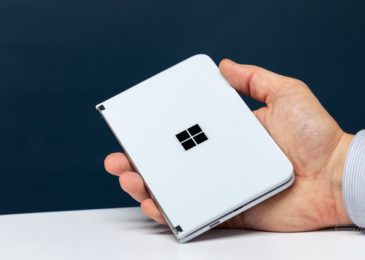 Patent: Microsoft Surface tablet might come with a triple screen option soon