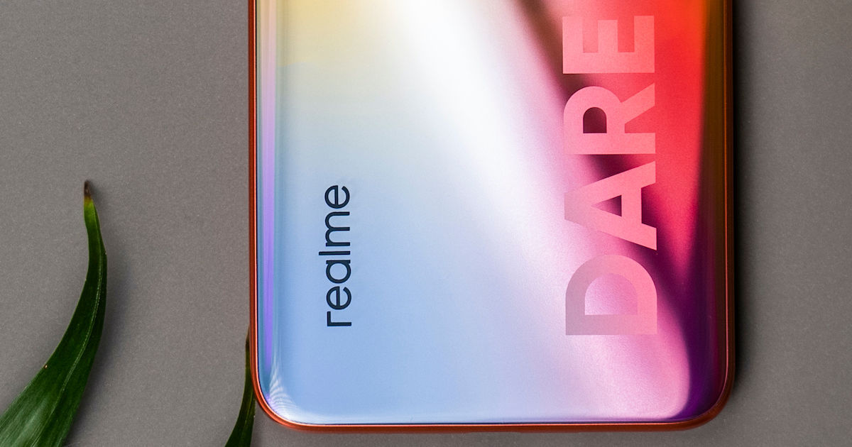 Realme Q3 teased officially, to have a glow in the dark logo